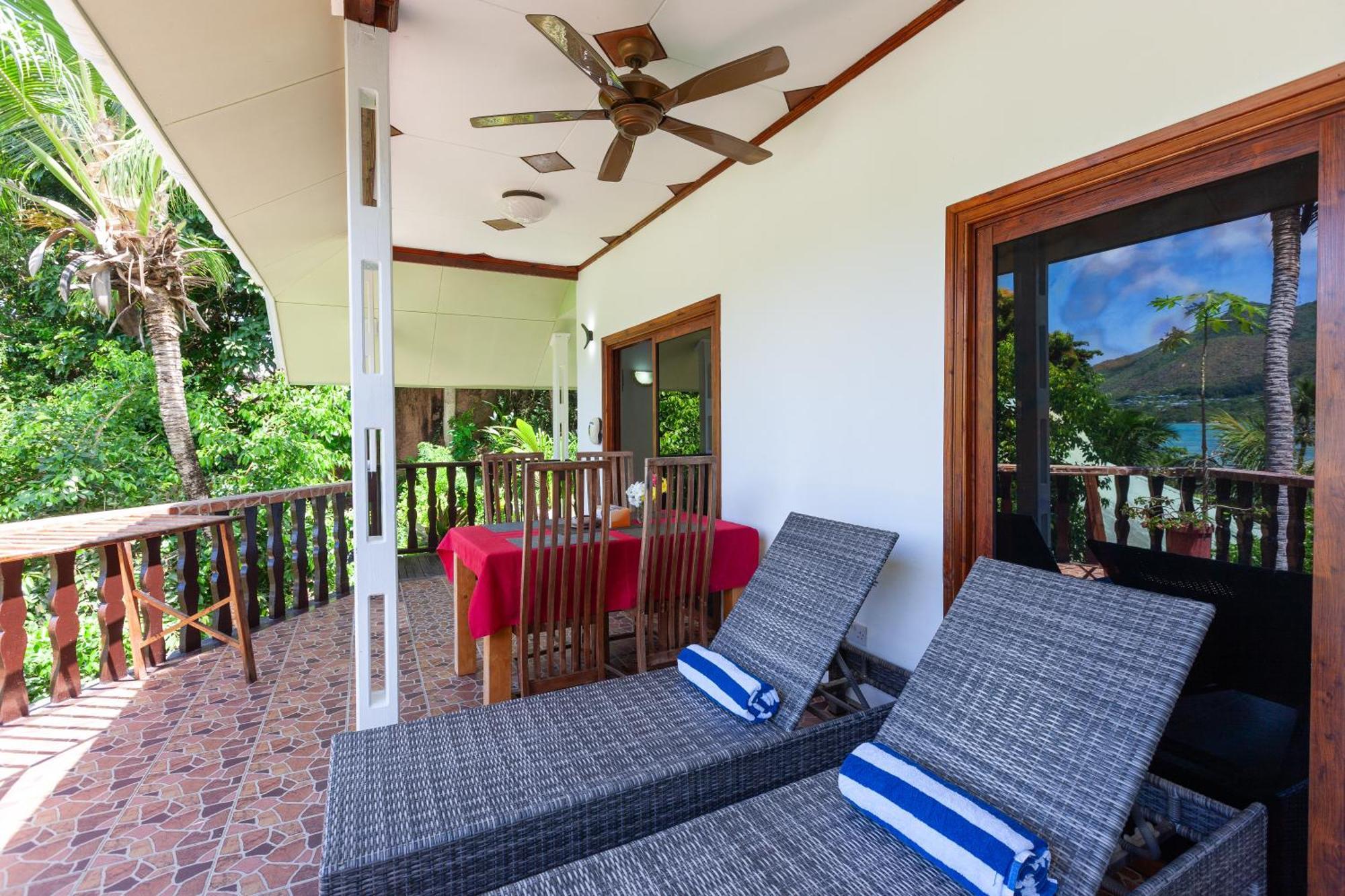 Sea View Lodge Baie Sainte Anne Exterior photo